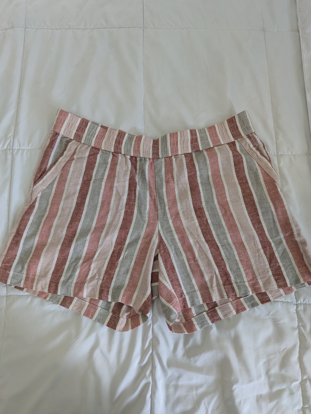 Light Weight Sonoma Striped High-Rise Shorts in Rose & Gray